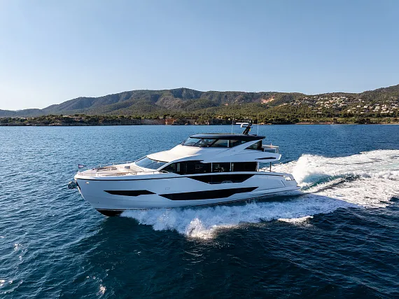 Sunseeker-90-Ocean-Enclosed-3.jpg