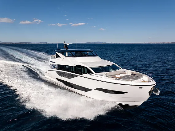 Sunseeker-90-Ocean-Enclosed-2.jpg
