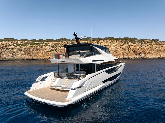 Sunseeker-90-Ocean-Enclosed-19.jpg