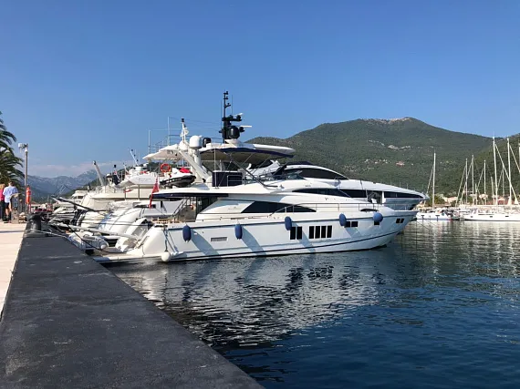 Fairline Squadron 78 (012)