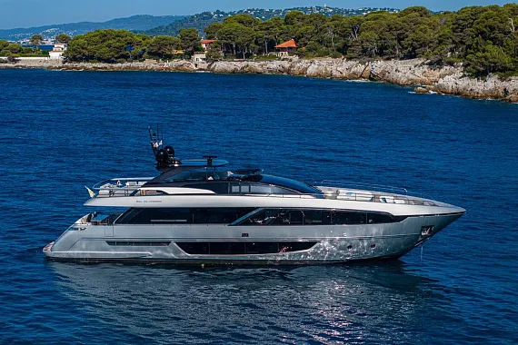 riva-corsaro-100-ext-3.jpg