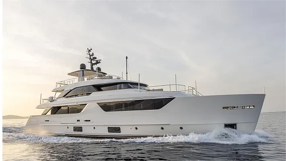 sanlorenzo-sd118-1.jpg