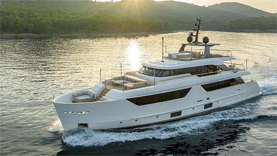 sanlorenzo-sd118-3.jpg