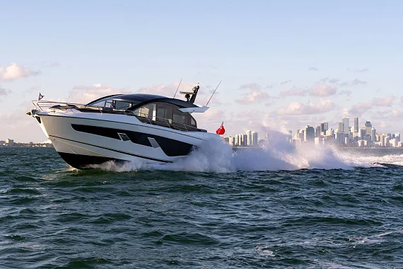 Sunseeker Predator 65